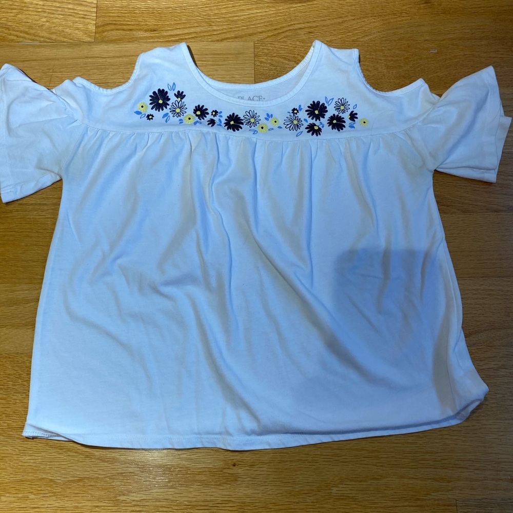white floral top!